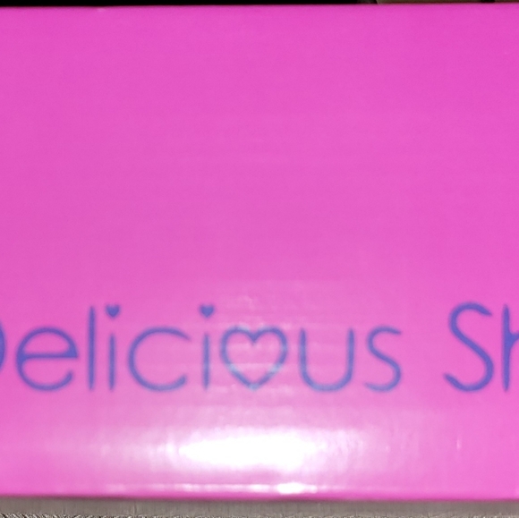 Size 8 Delicious Shoes - Picture 3 of 3